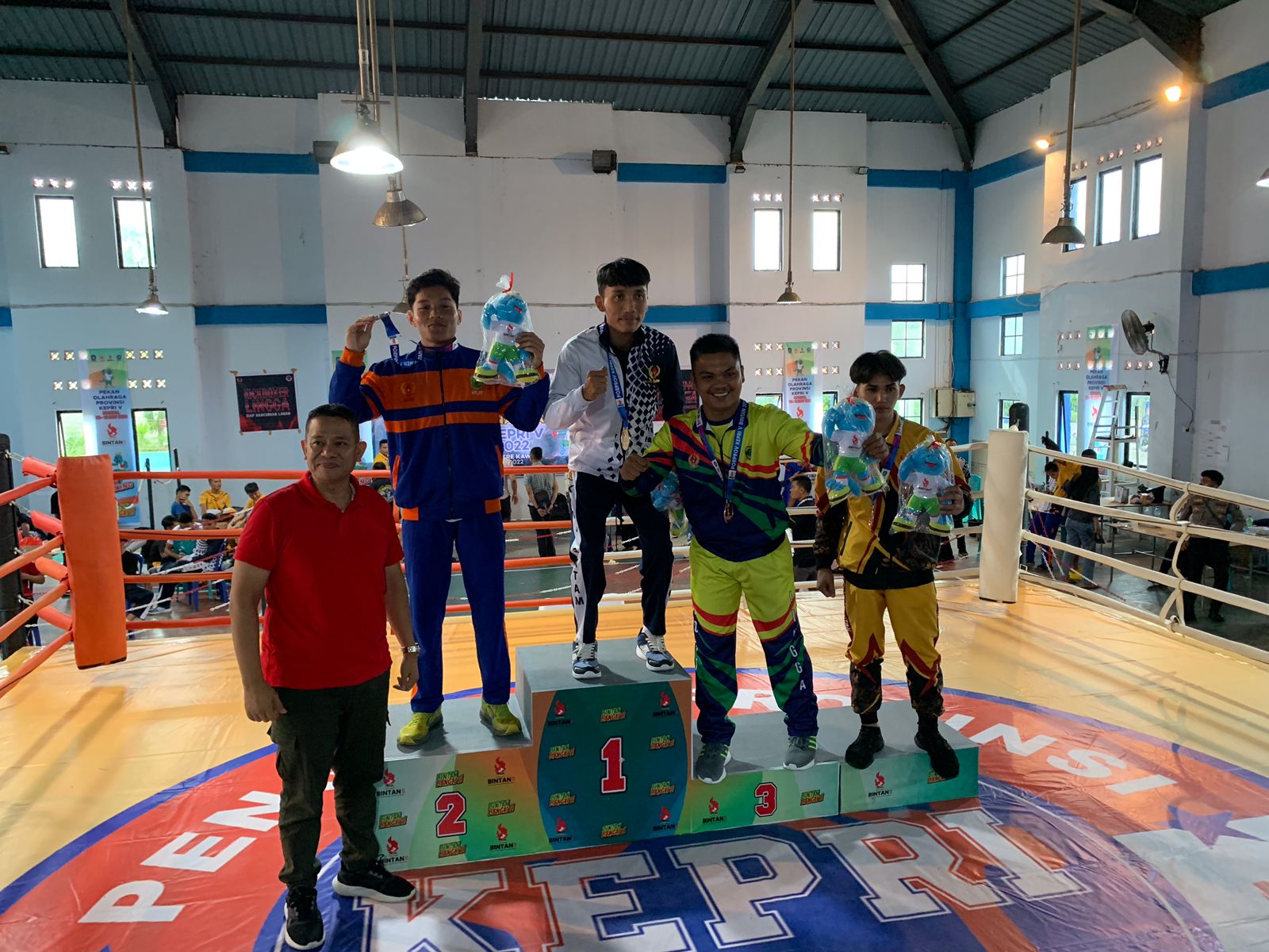 Foto Medali Perak Kick Boxing Tingkat Provinsi